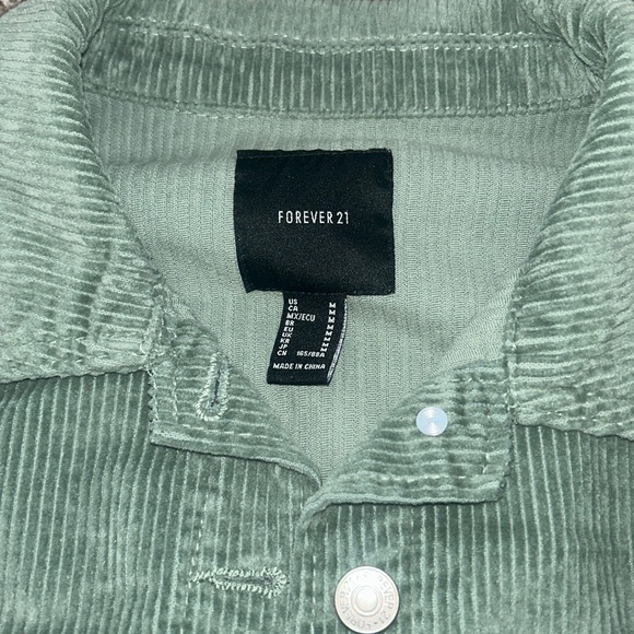 Forever 21 Trendy Cropped Olive Army Green Frayed Corduroy Jacket sz M NWOT cute - Picture 4 of 17